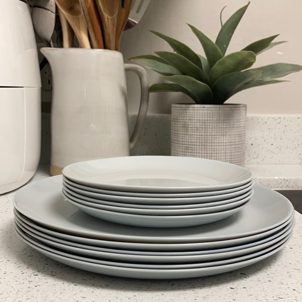 ❌SOLD❌ Glass Salad & Dinner Plate Sets 🍽